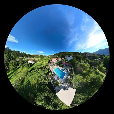 Pool House Maslina Apartment โมสตาร์ ภายนอก รูปภาพ