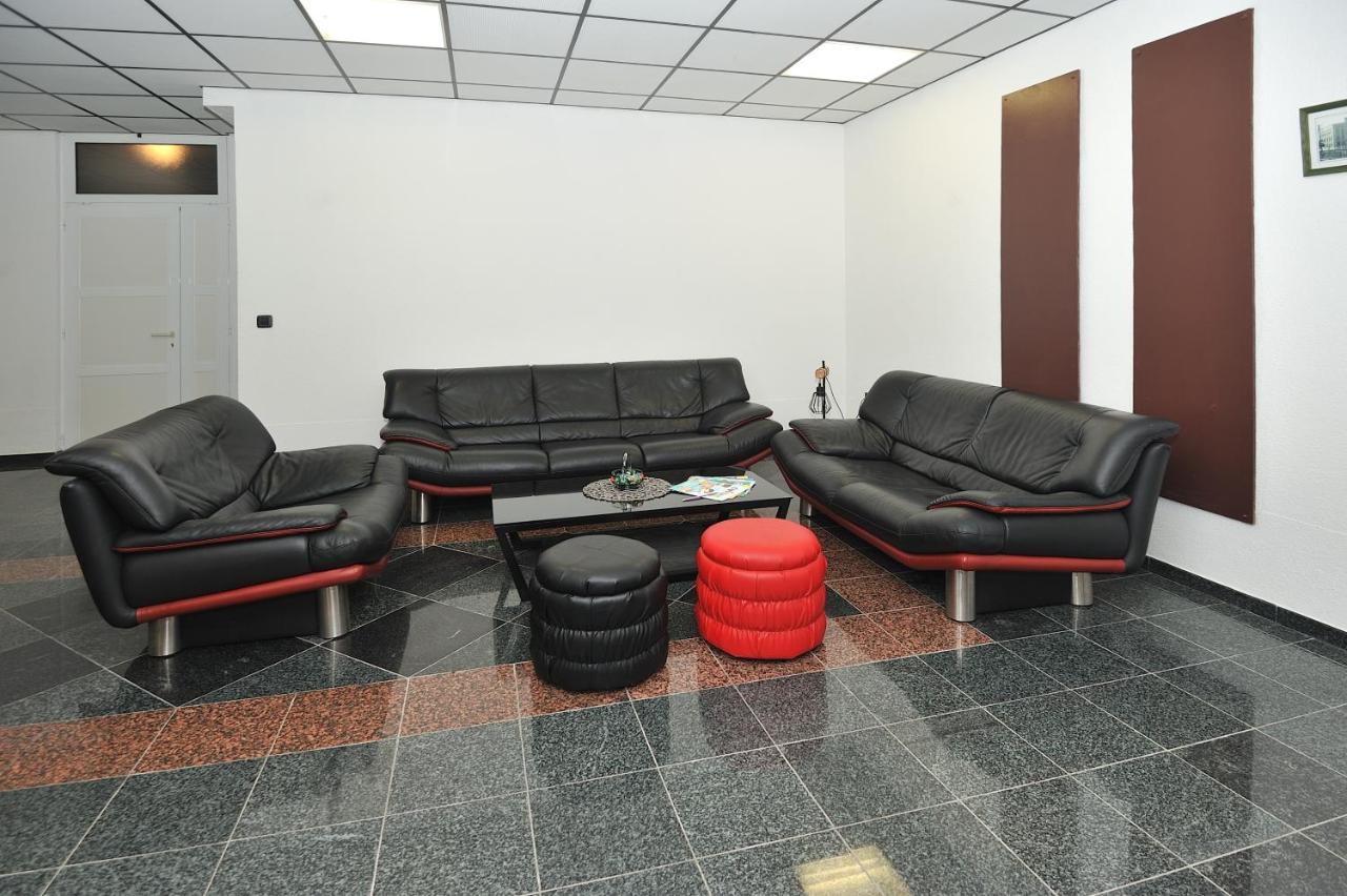 Pool House Maslina Apartment โมสตาร์ ภายนอก รูปภาพ