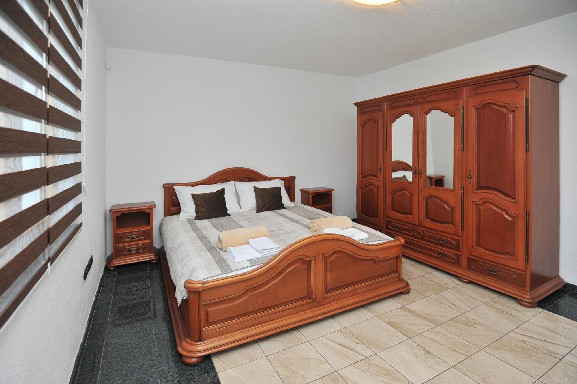 Pool House Maslina Apartment โมสตาร์ ภายนอก รูปภาพ