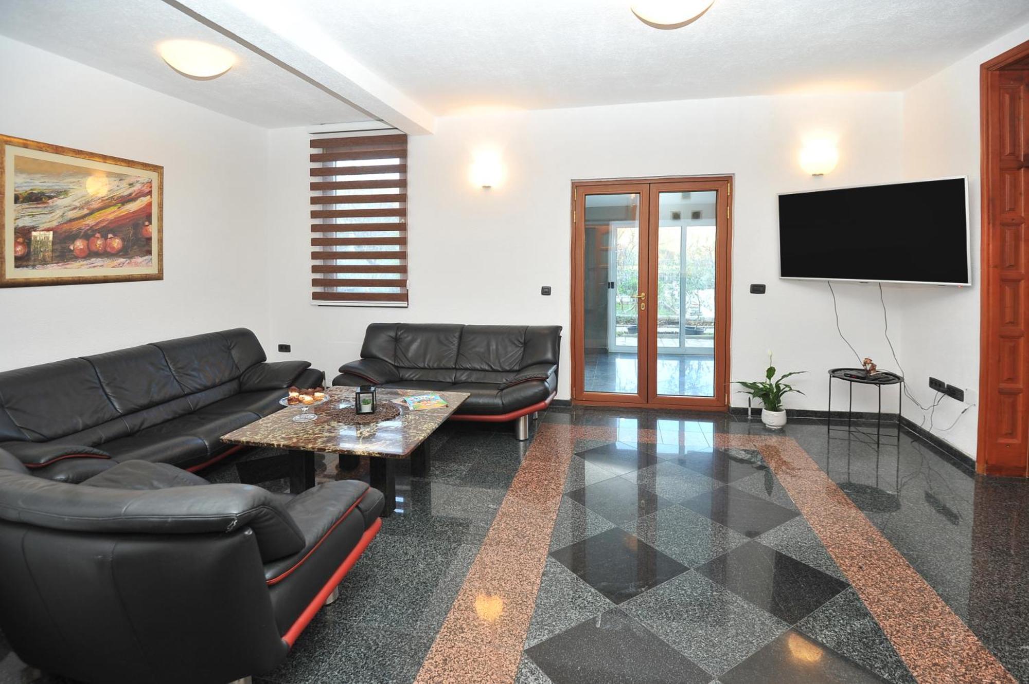 Pool House Maslina Apartment โมสตาร์ ภายนอก รูปภาพ