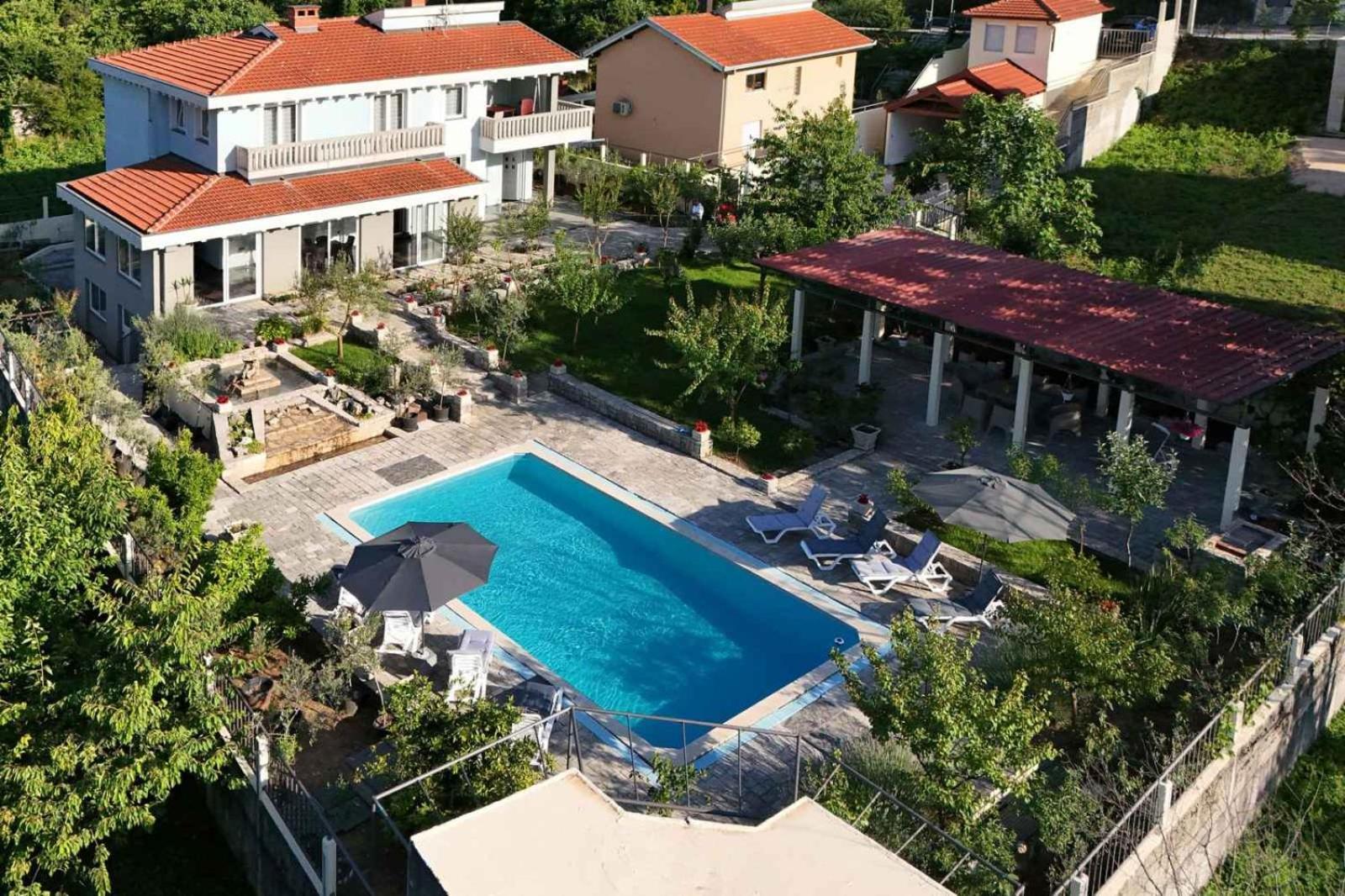 Pool House Maslina Apartment โมสตาร์ ภายนอก รูปภาพ