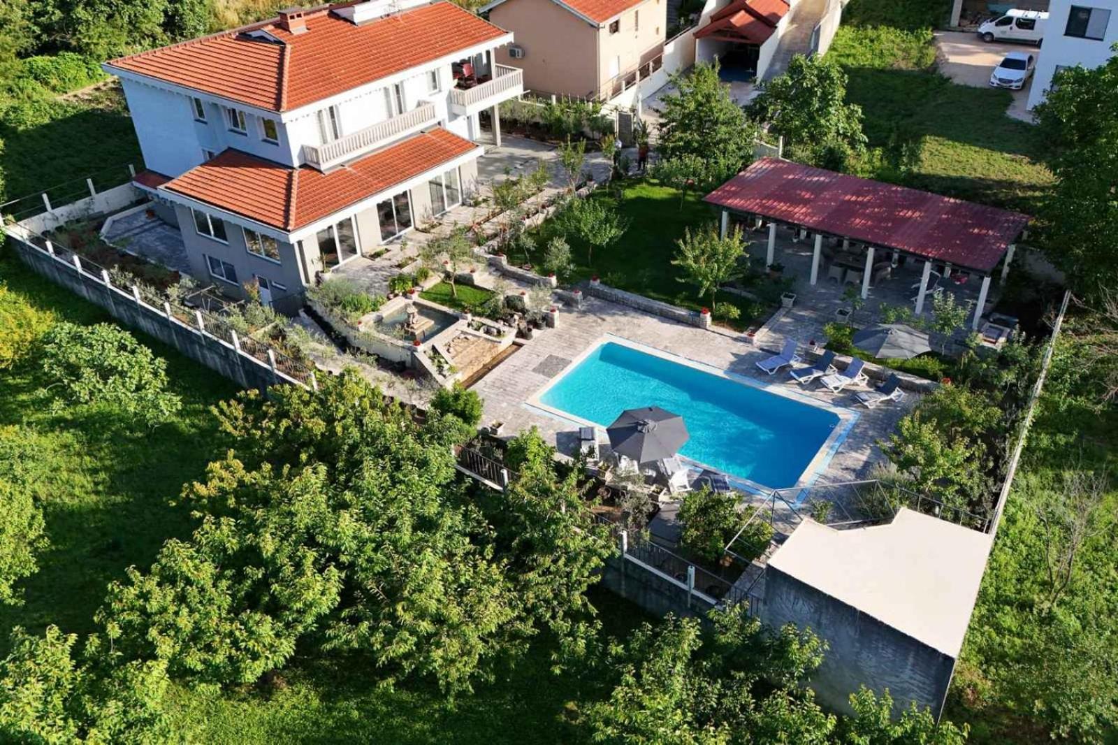 Pool House Maslina Apartment โมสตาร์ ภายนอก รูปภาพ