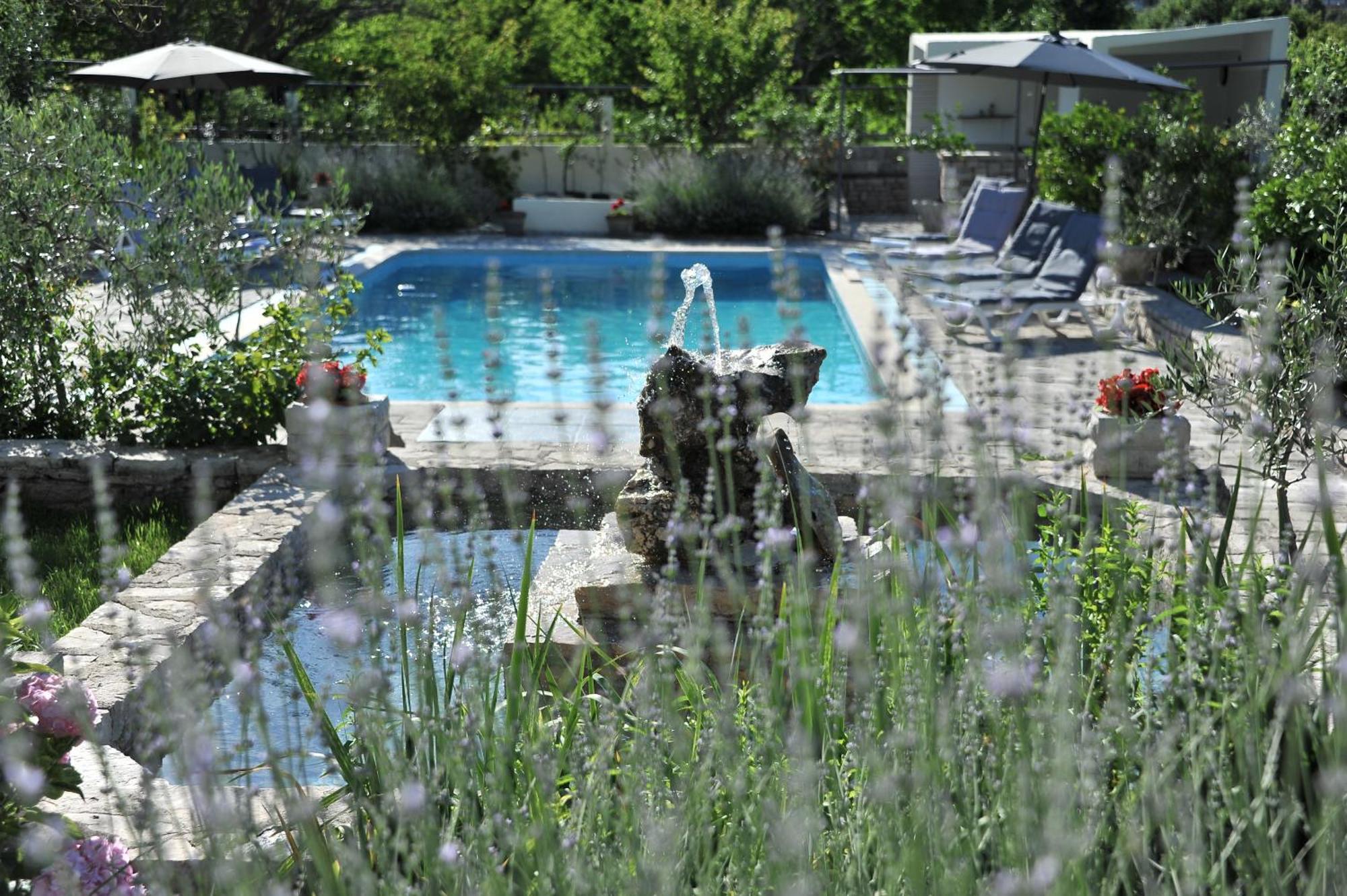 Pool House Maslina Apartment โมสตาร์ ภายนอก รูปภาพ