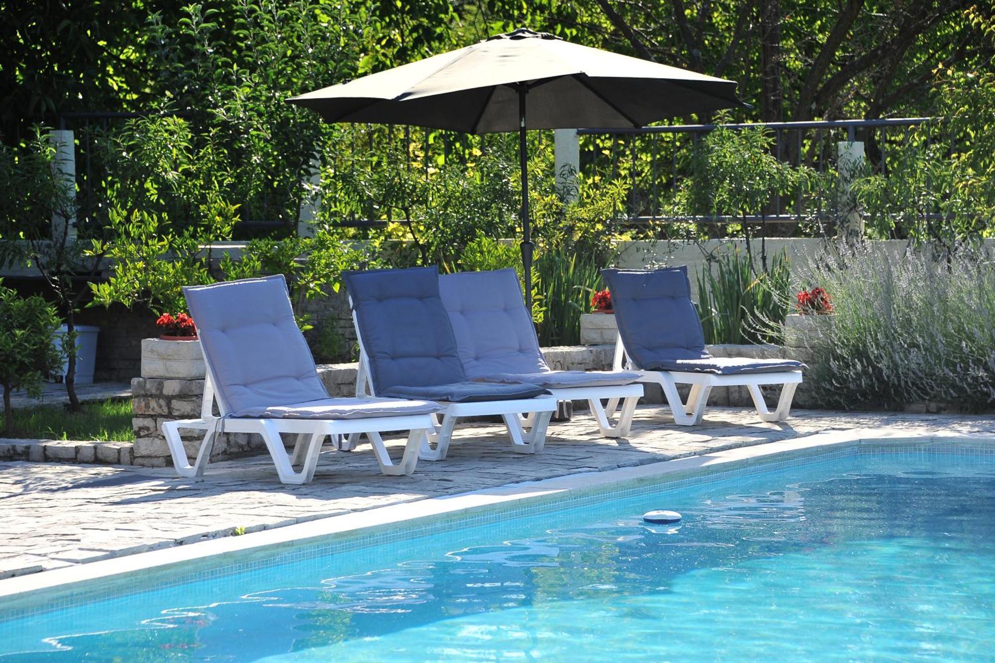 Pool House Maslina Apartment โมสตาร์ ภายนอก รูปภาพ