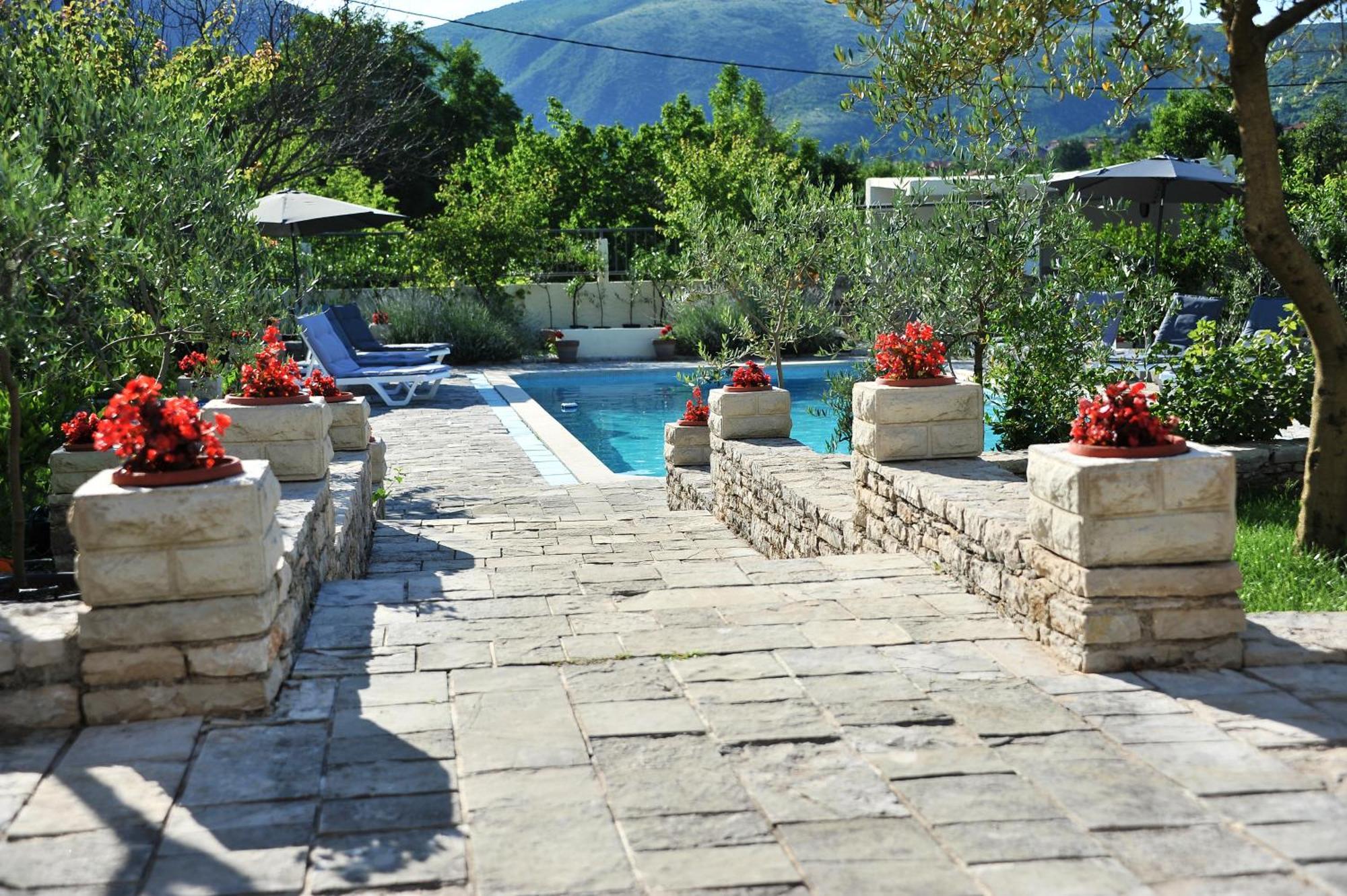 Pool House Maslina Apartment โมสตาร์ ภายนอก รูปภาพ