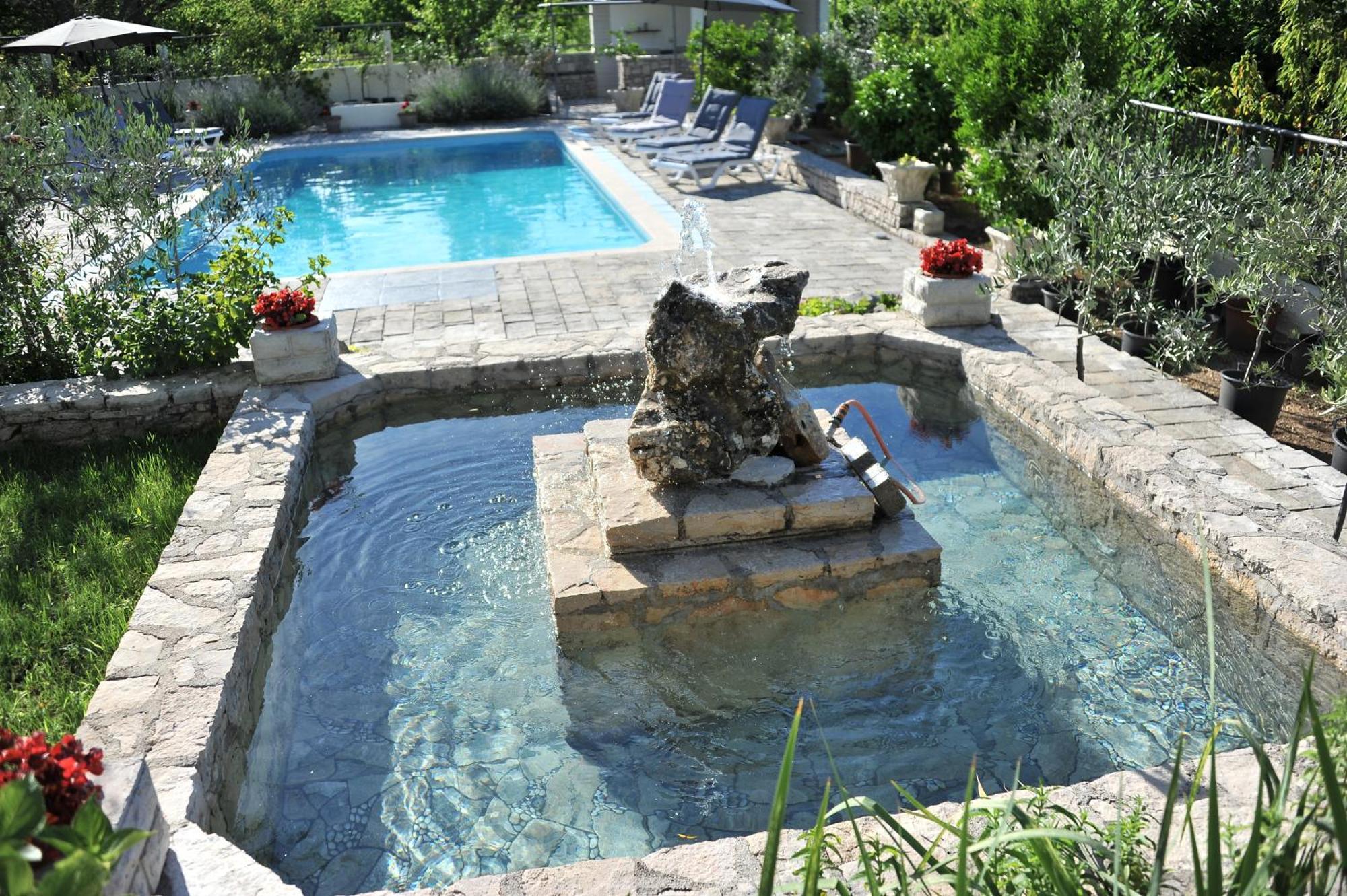 Pool House Maslina Apartment โมสตาร์ ภายนอก รูปภาพ