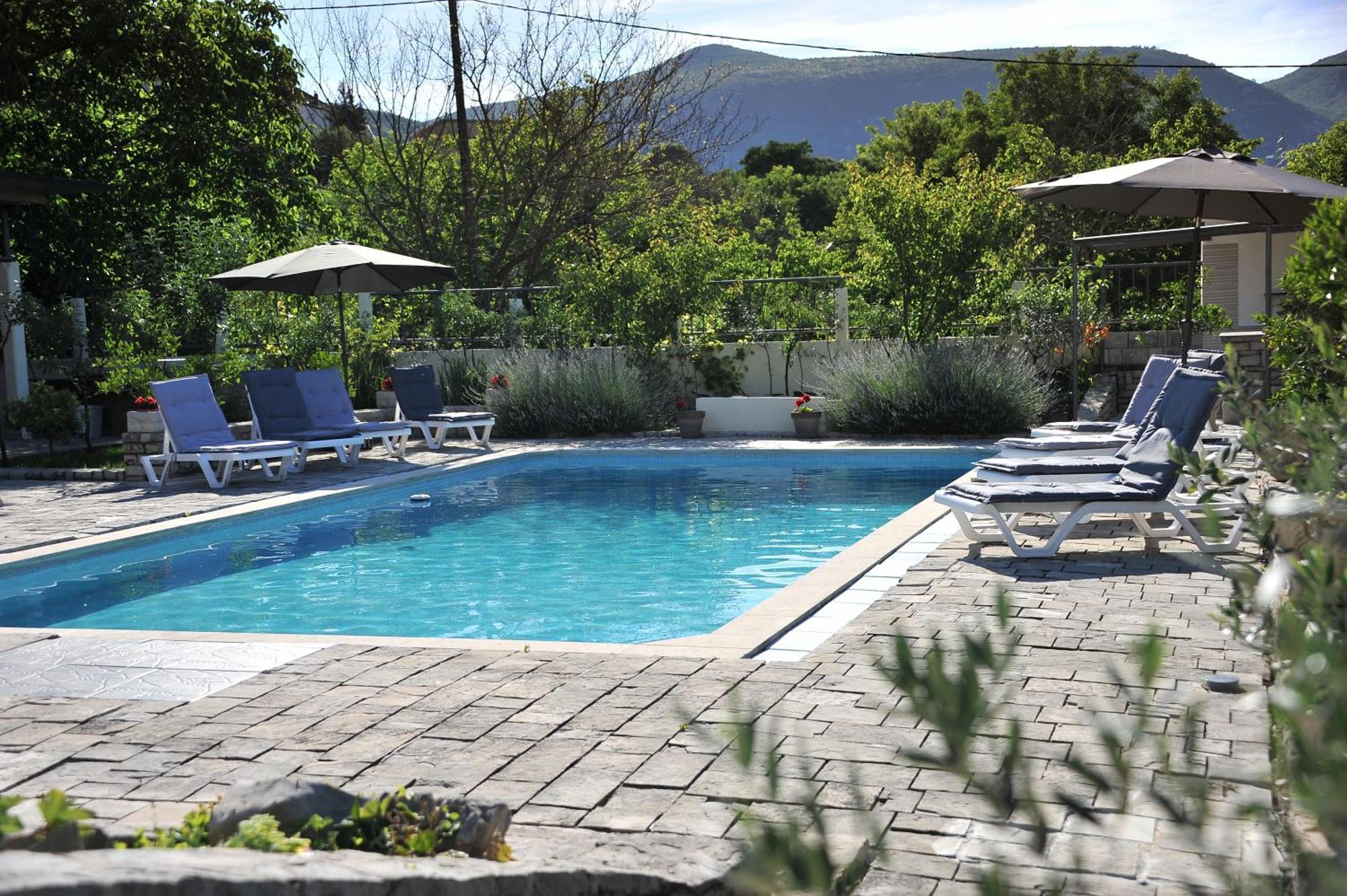 Pool House Maslina Apartment โมสตาร์ ภายนอก รูปภาพ